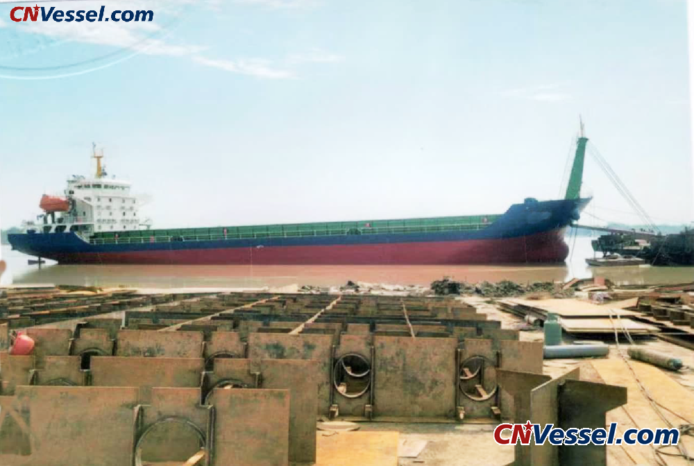 For Sale & Charter: 5,027 DWT Rear Wheelhouse Landing Craft Tank (LCT) Deck Barge