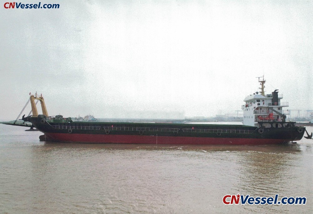 Charter Available: 3800 DWT Aft Wheelhouse LCT Deck Barge