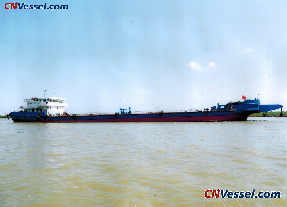 For Charter: 3,070 DWT Rear Wheelhouse Deck Barge