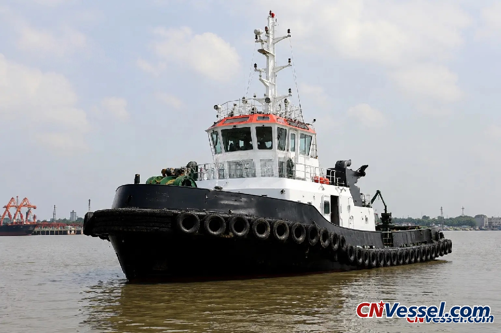3,000 HP harbor tug for direct sale by owner; ideal choice for nearby operations.