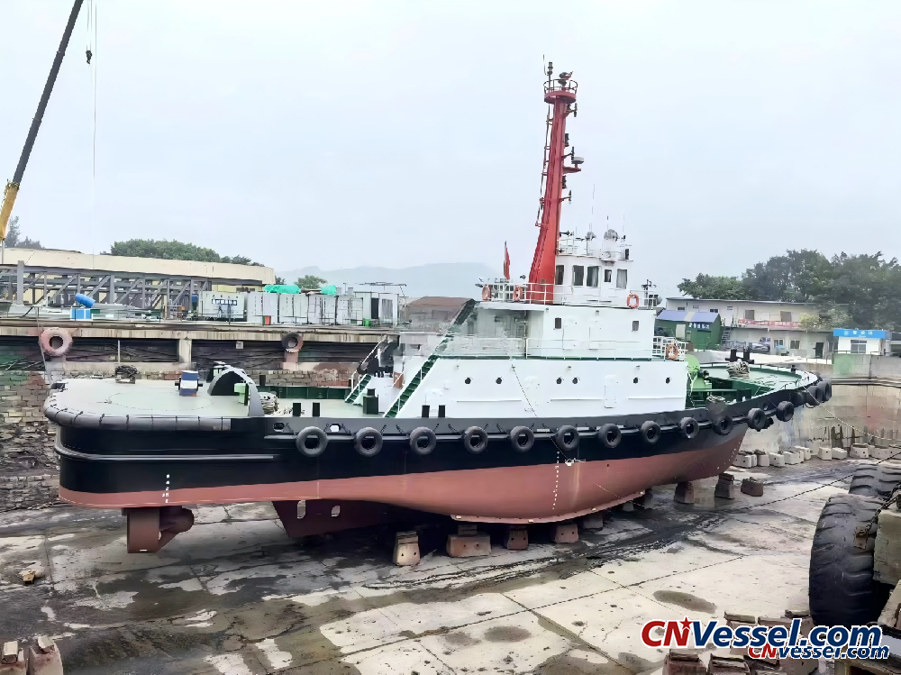 3,600 HP harbor tug for sale at a low price.